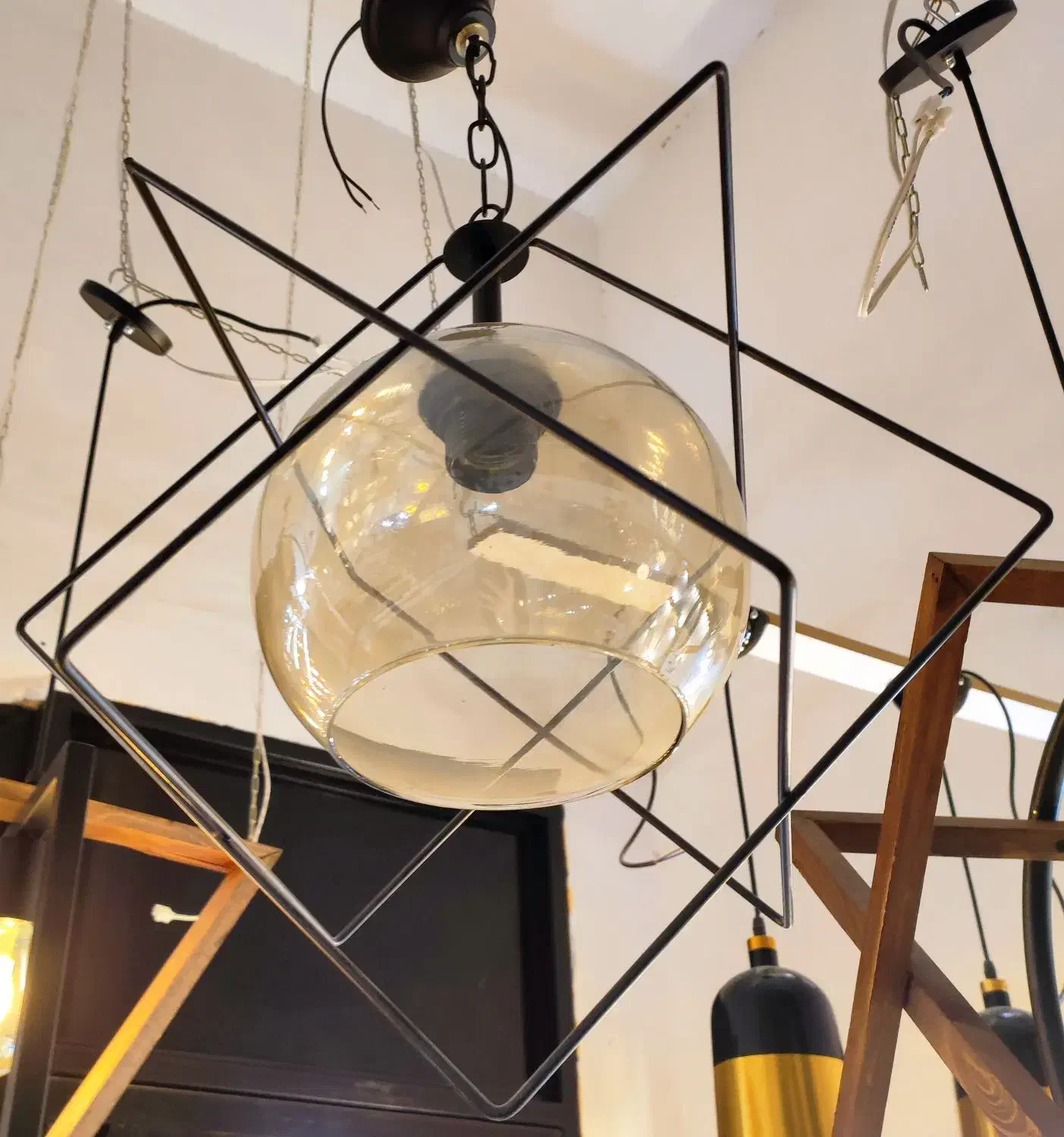 فروش ویژه انواع لوستر و آویز|لوستر و چراغ آویز|اصفهان, باغ فدک|دیوار