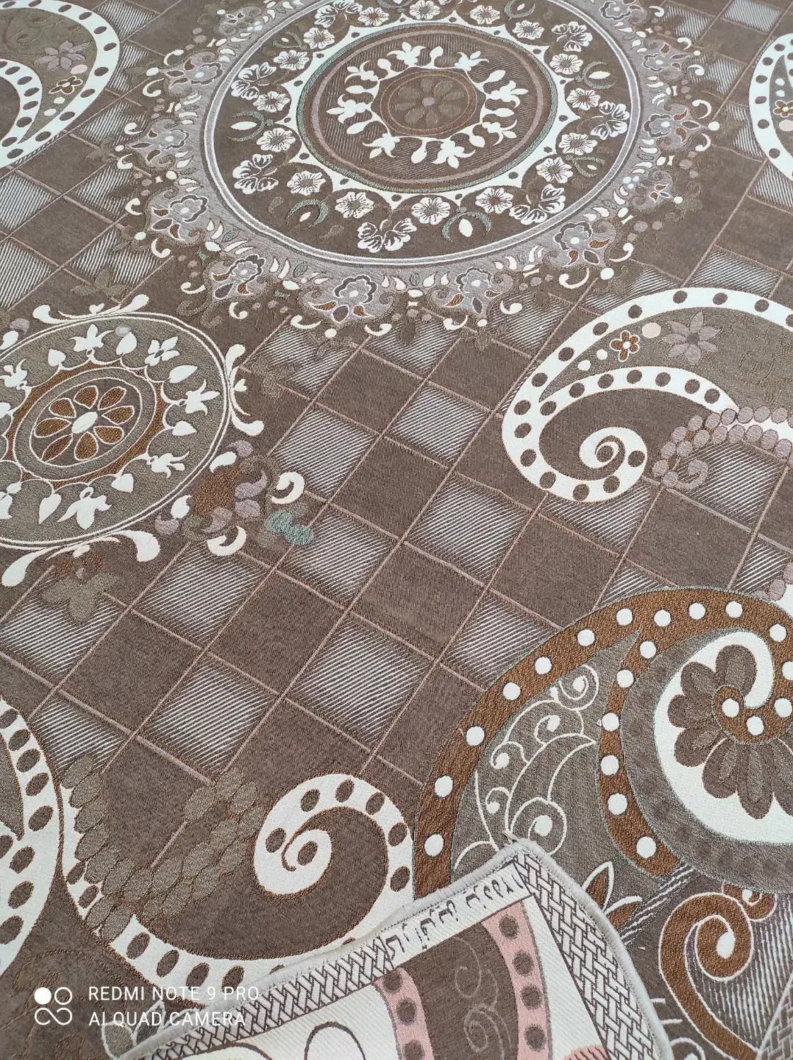 روفرشی|روفرشی|اسلام‌شهر, زرافشان|دیوار