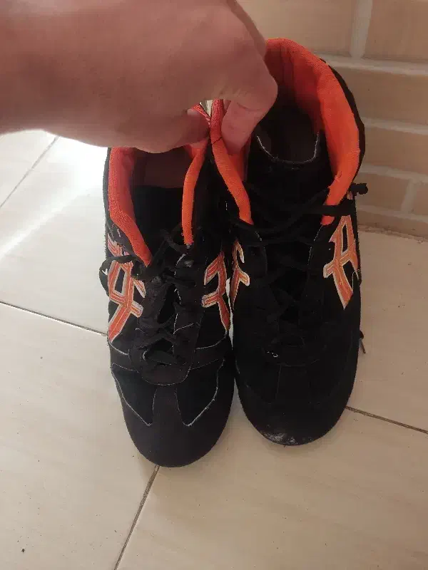 کفش کشتی|کیف، کفش، کمربند|بجنورد, |دیوار