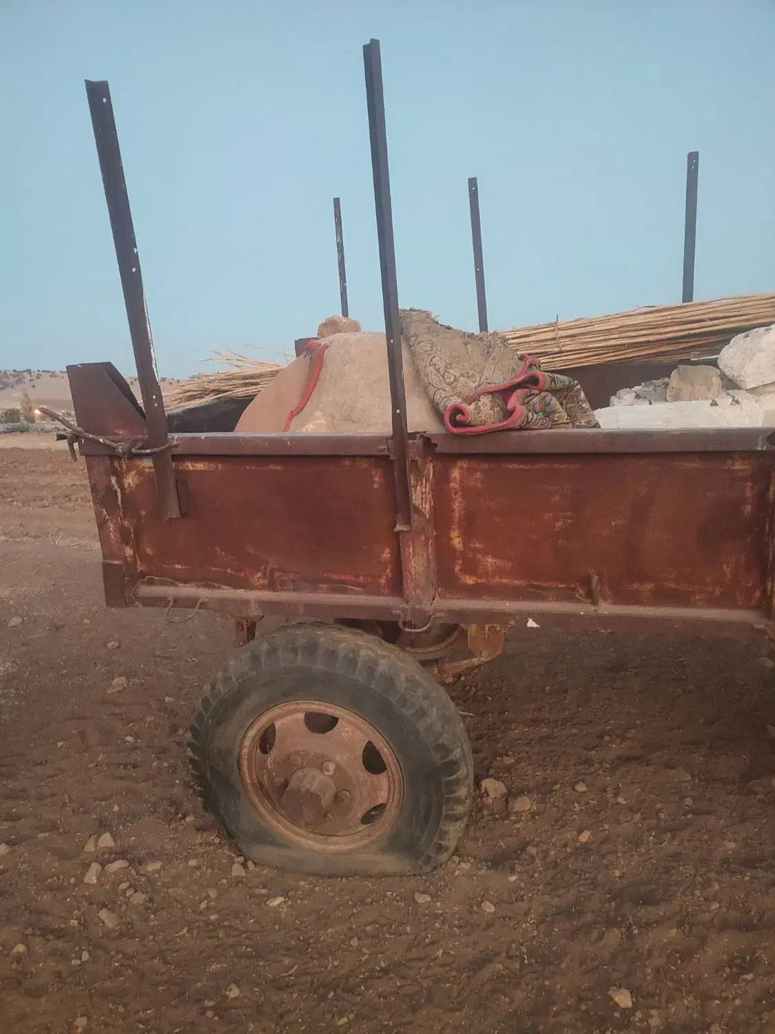 تریلی چهارچرخ معمولی|خودرو سنگین|ایوان, |دیوار