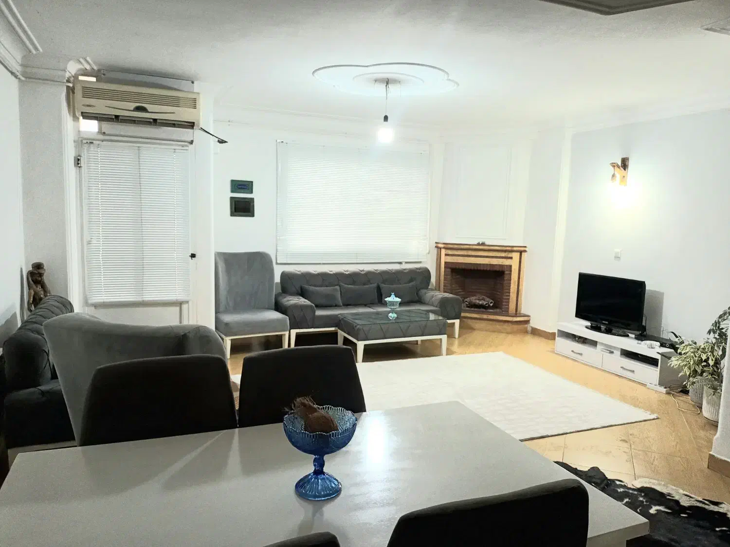 آپارتمان رشت میدان معلم اول ملکوتیان جنب باغ گُل|فروش آپارتمان|رشت, استادسرا|دیوار