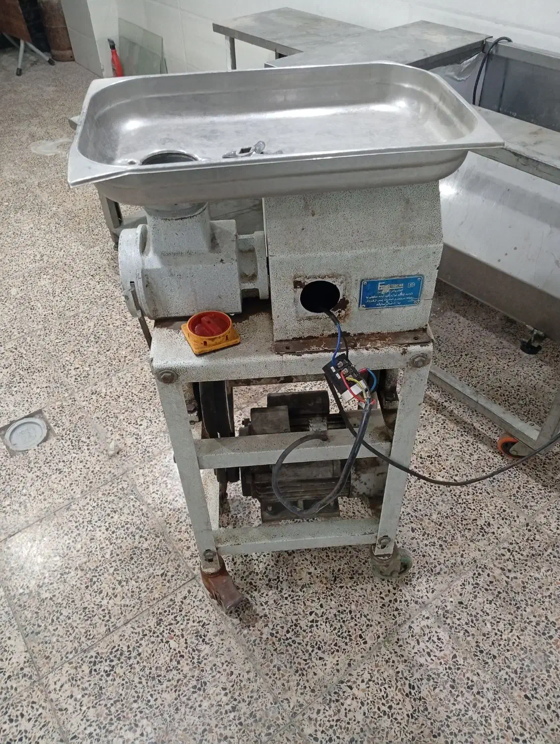 چرخ گوشت زیر قیمت بازار|سایر لوازم برقی|مرودشت, ژیان|دیوار