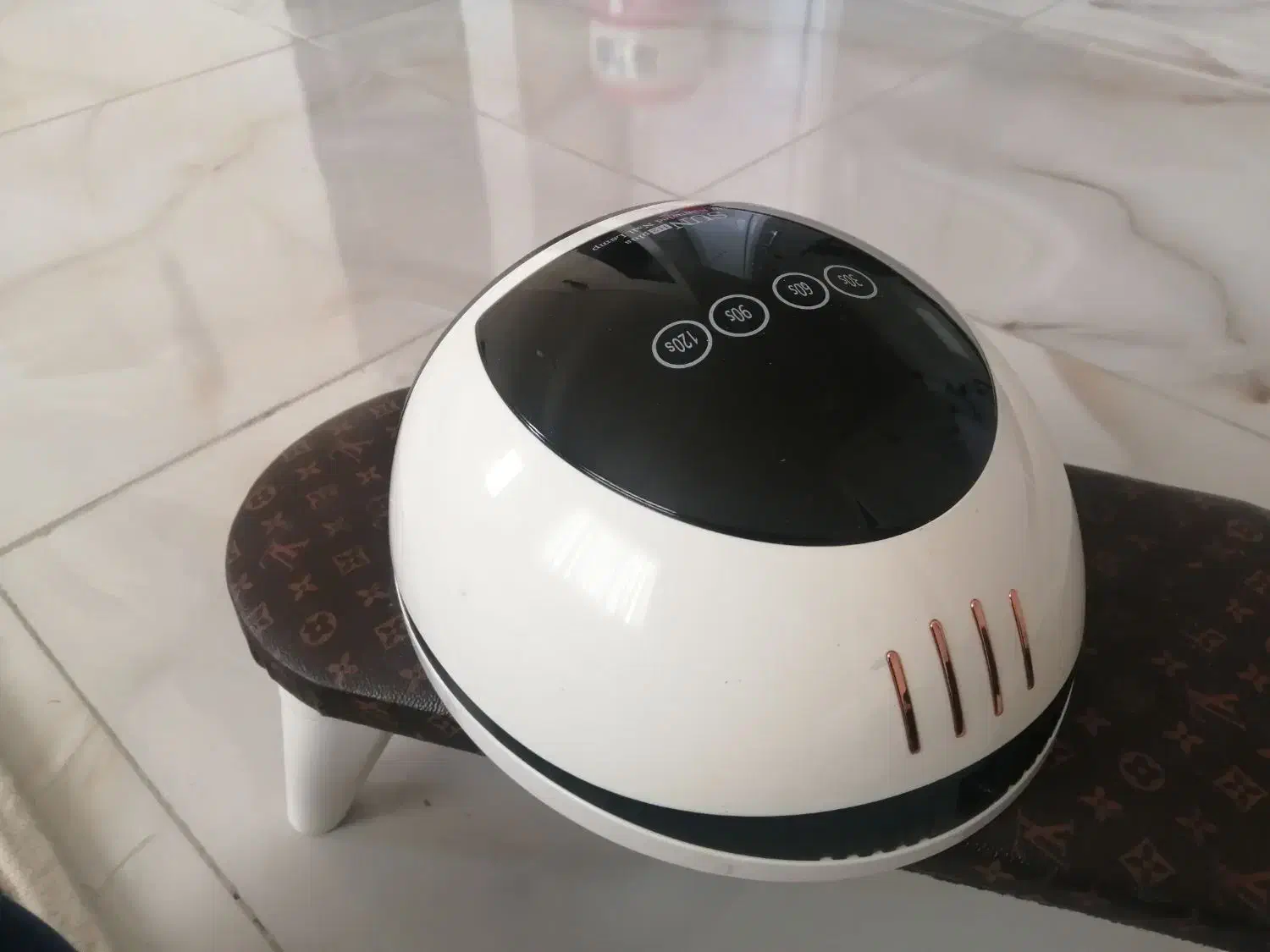 یووی ناخن|آرایشی، بهداشتی، درمانی|همدان, |دیوار