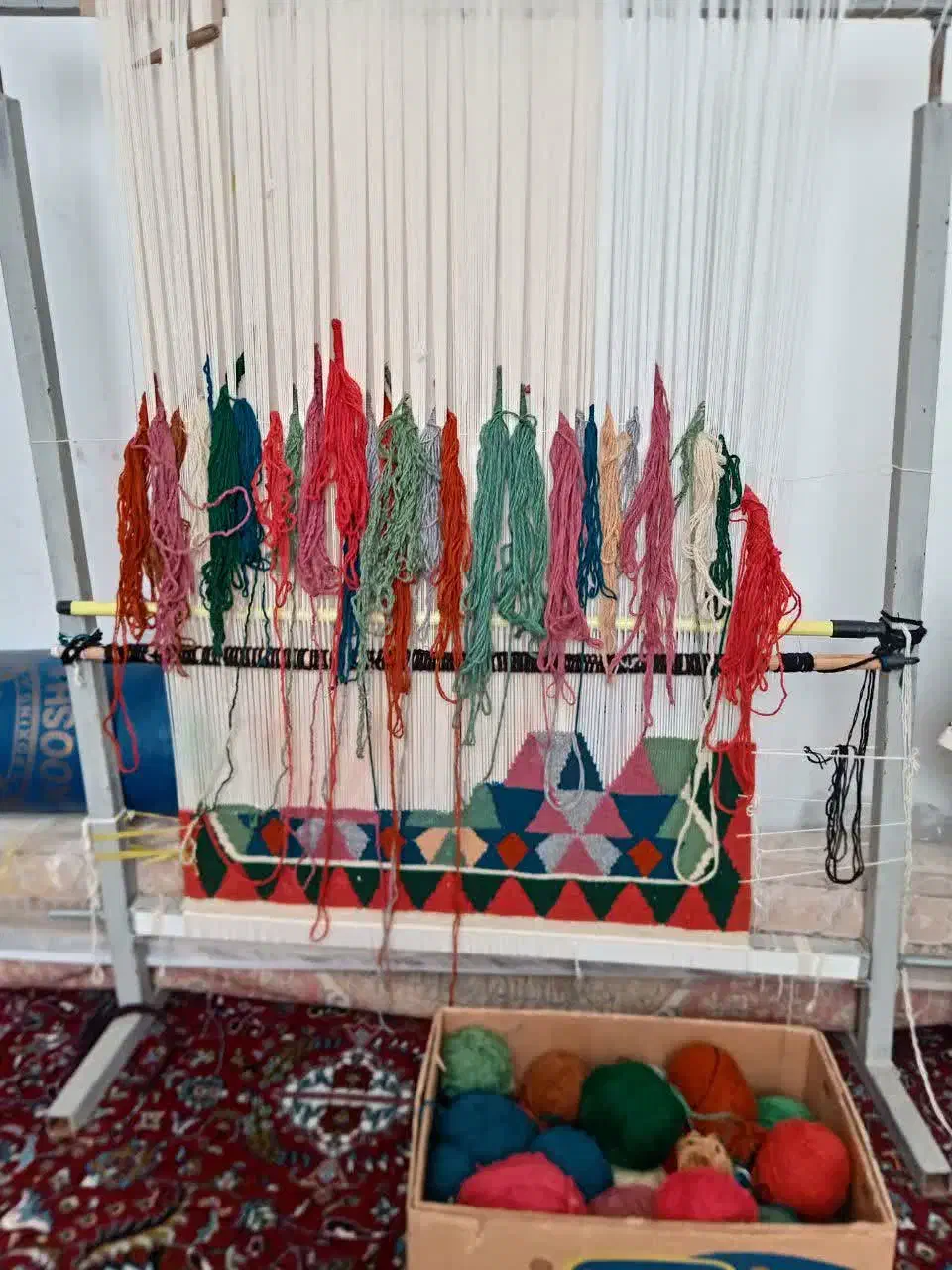 دار قالی و گلیم بافی|ابزارآلات|بروجرد, |دیوار