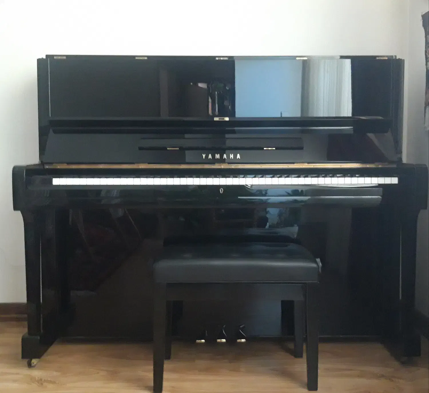 پیانو آکوستیک|پیانو، کیبورد، آکاردئون|کرج, کوی مدرس|دیوار