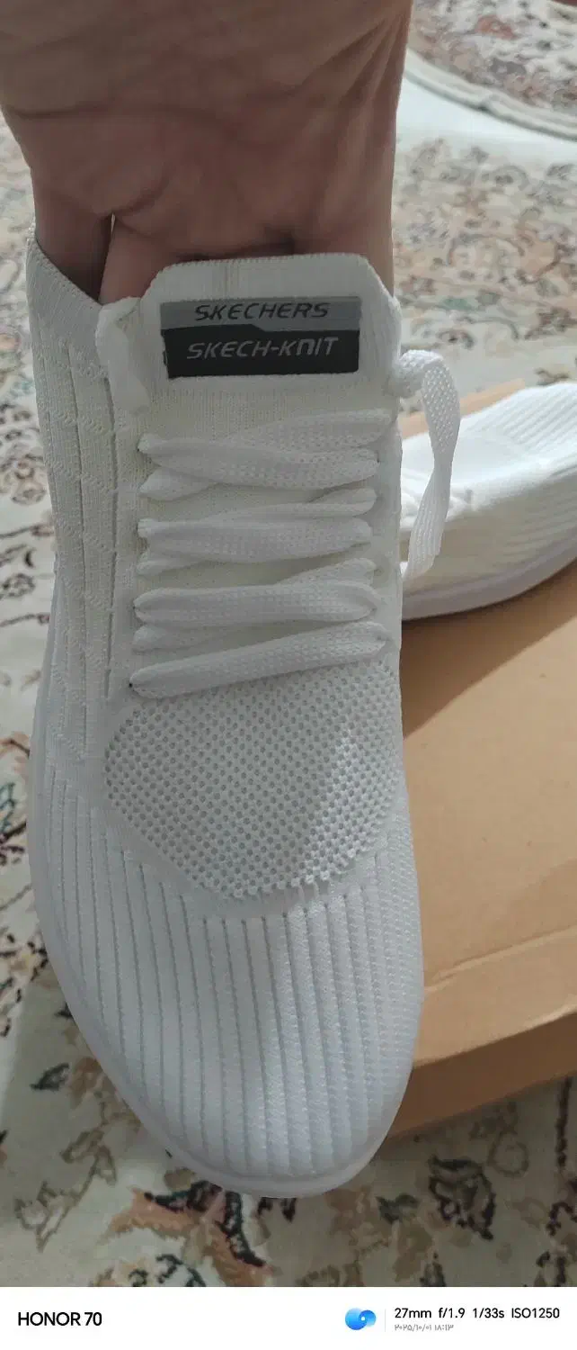 کتونی|کیف، کفش، کمربند|پرند, فاز ۶|دیوار