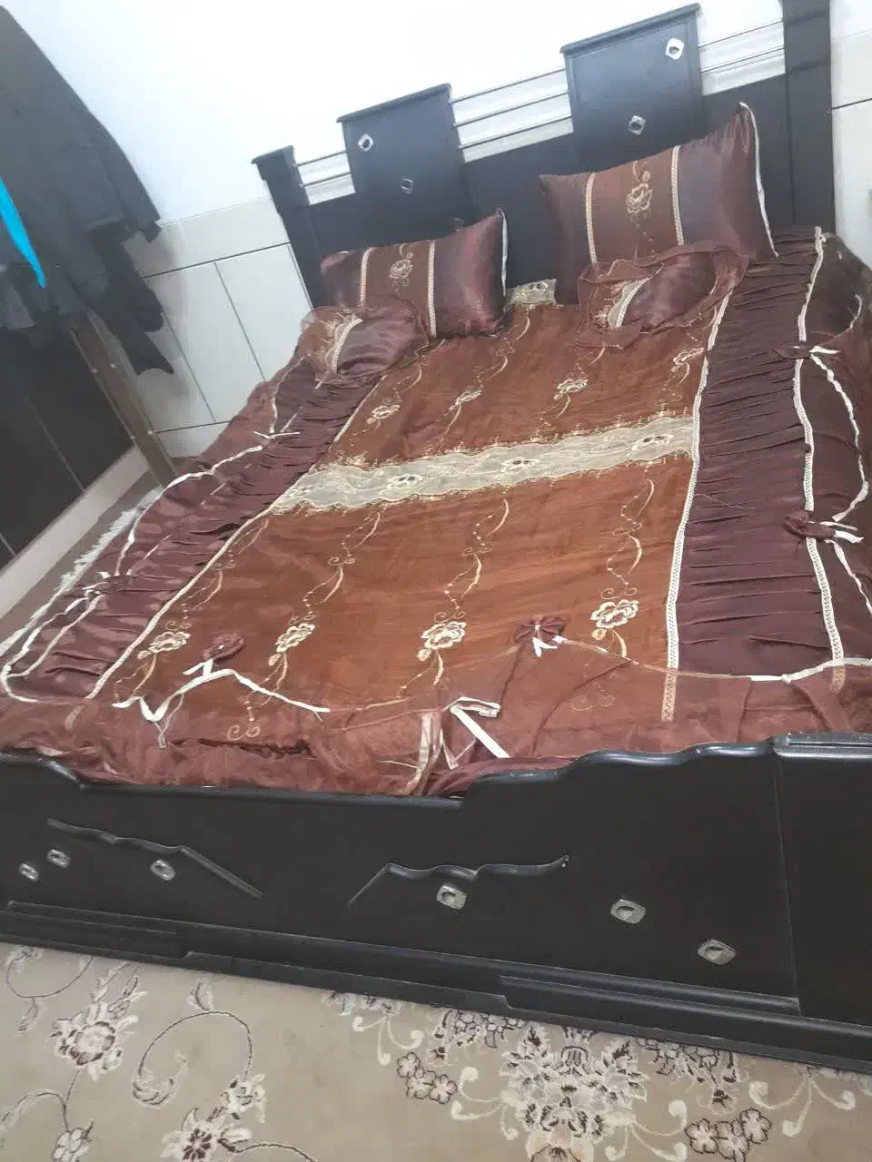 تخت دونفره با تشک وروتختی قیمت توافقی|تخت و سرویس خواب|نجفآباد, کهریزسنگ|دیوار