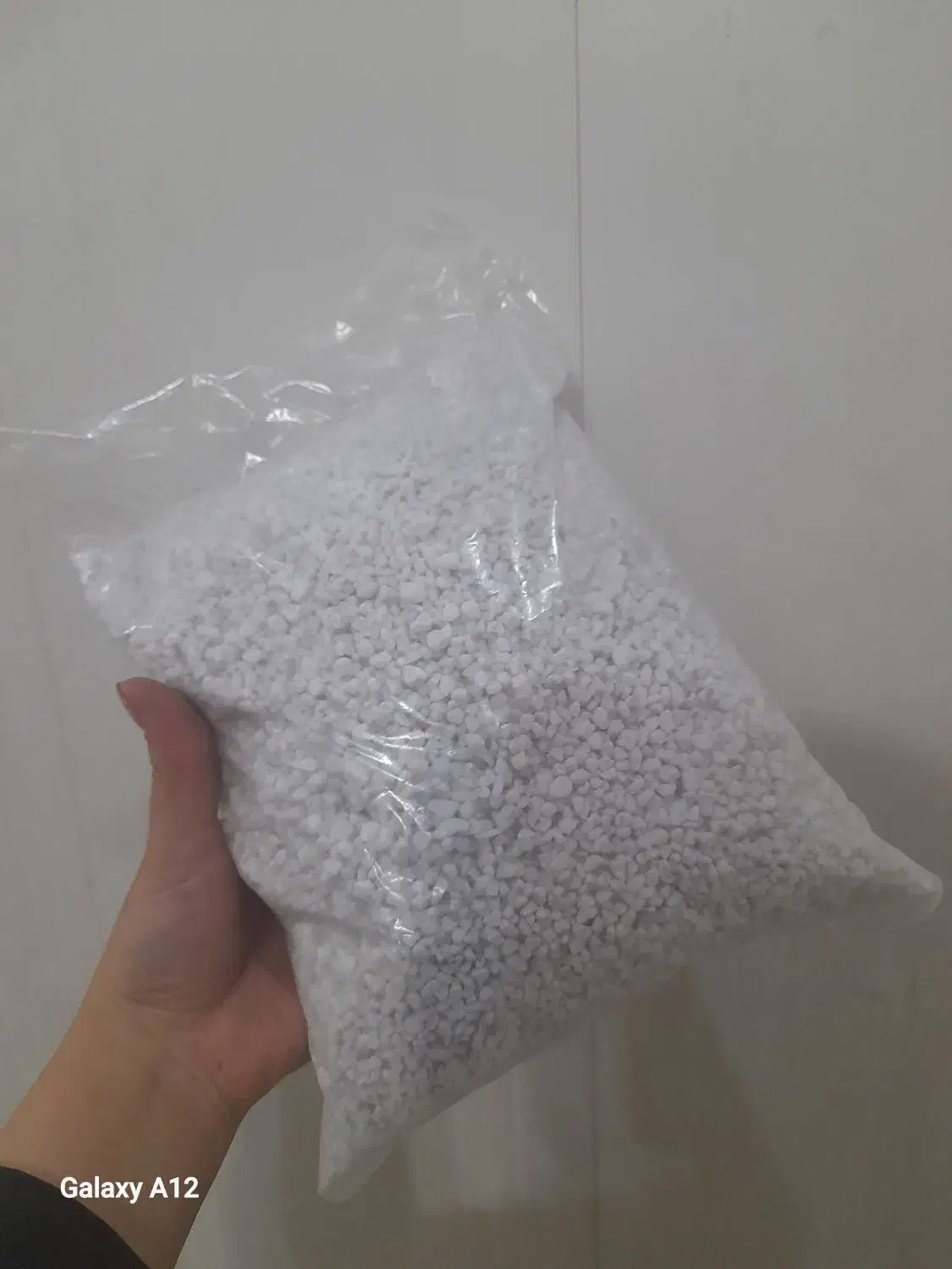 خاک‌قلمه پرلیت|گل و گیاه طبیعی|نجف‌آباد, گلبهار|دیوار