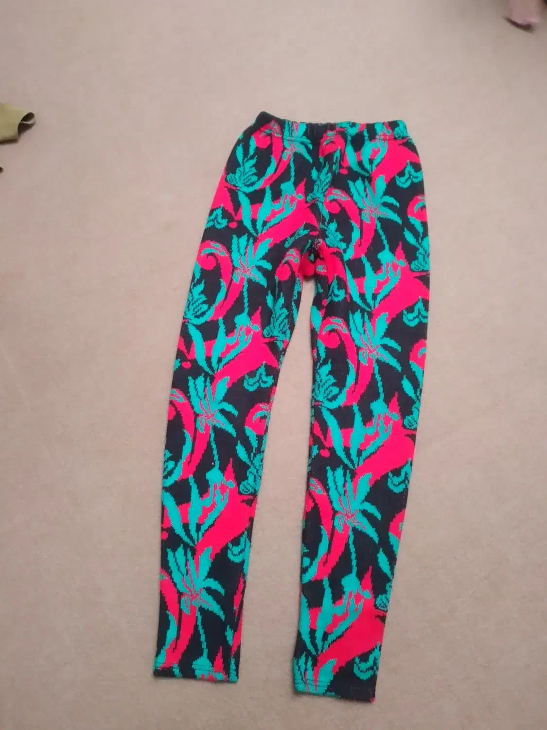 مقداری لباس همه در حد نو|حراج|قم, نیروگاه|دیوار