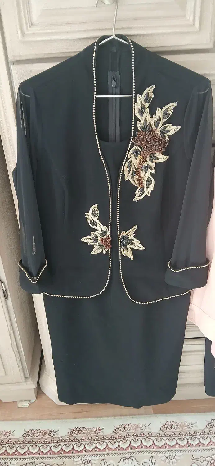 مانتو مجلسی|لباس|رودهن, |دیوار