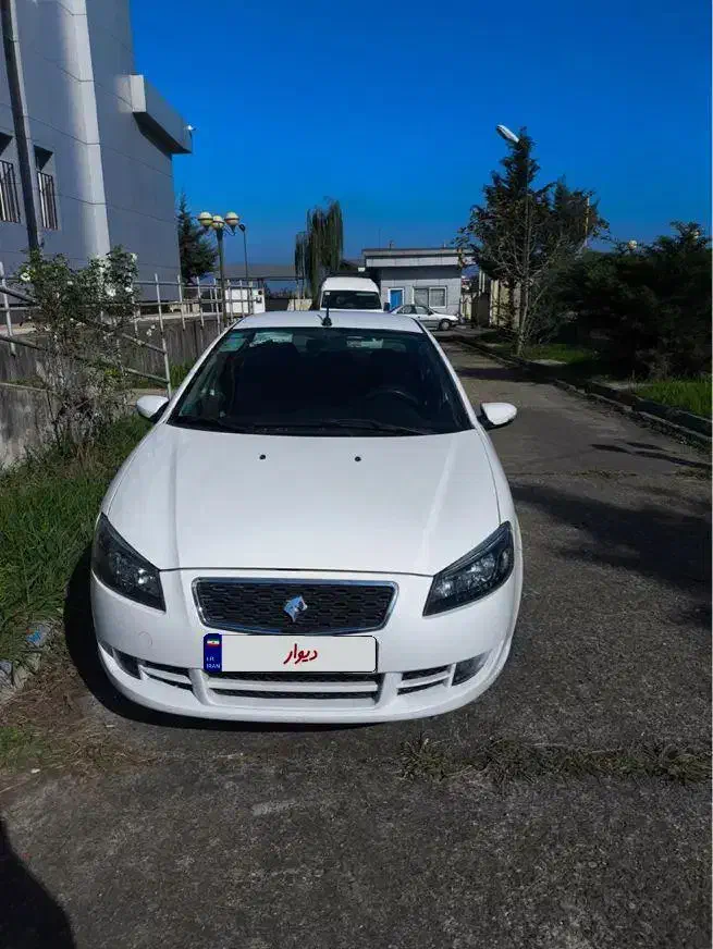 رانا پلاس سفید مدل ۴۰۲ بی رنگ و ضربه|خودرو سواری و وانت|رشت, پیرسرا|دیوار