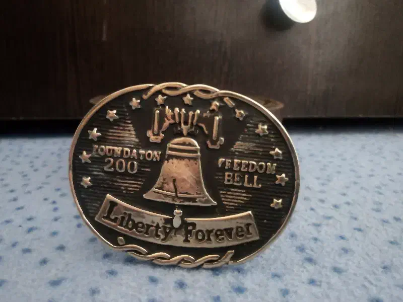 سگک زنگوله برنجی|کلکسیون اشیاء عتیقه|شهرکرد, |دیوار