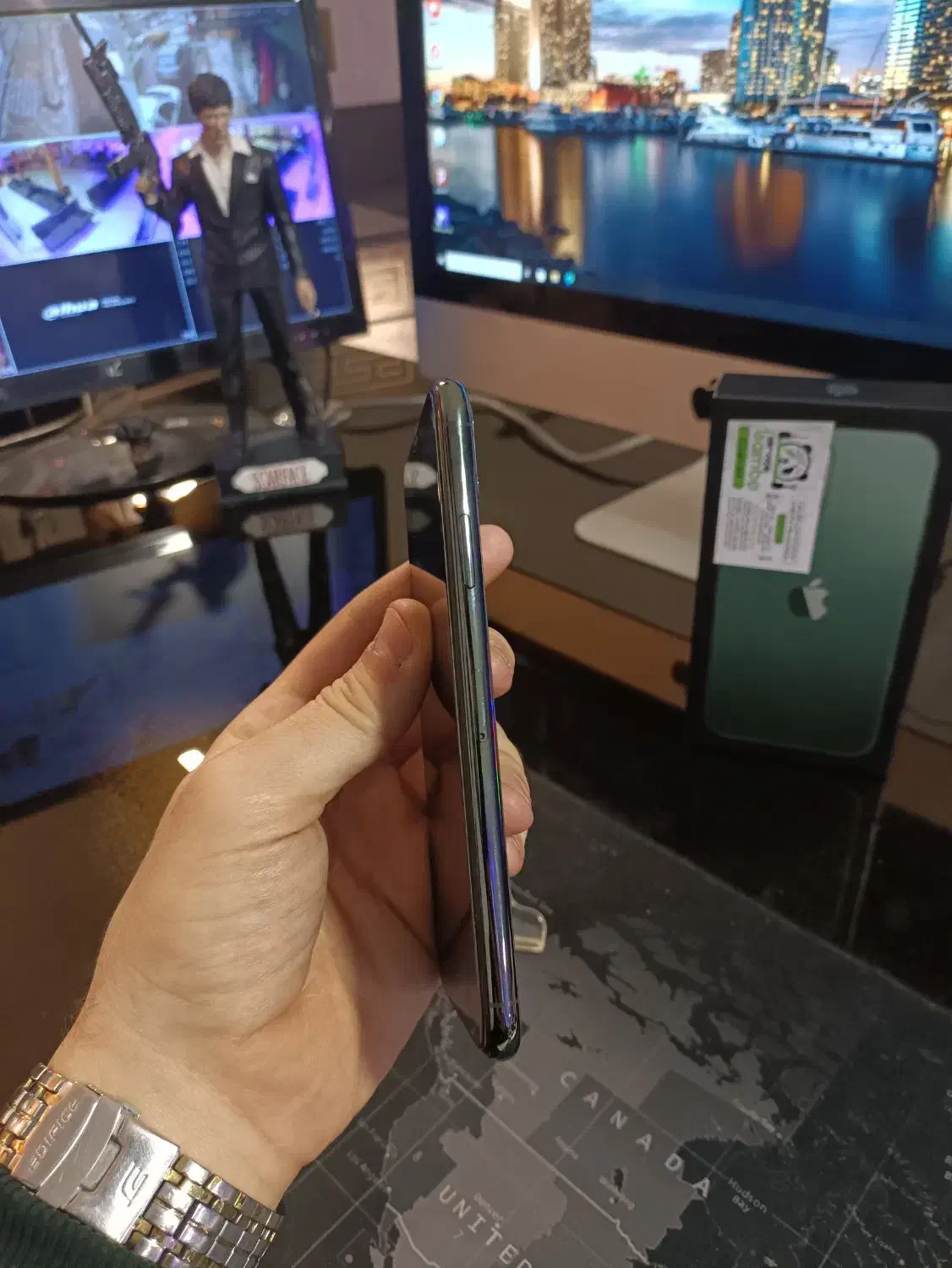 ۱۱ پرومکس|موبایل|میانه, |دیوار