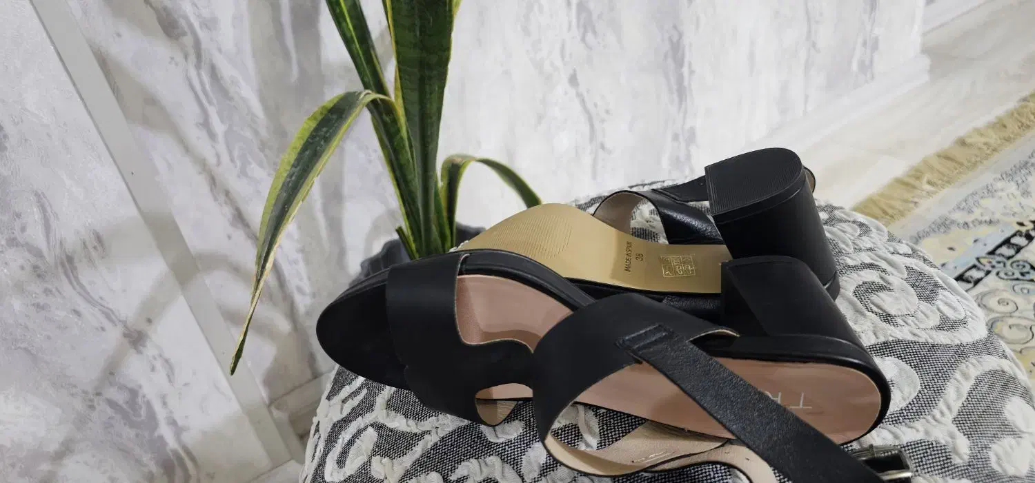 سلام تعدادی کفش و عبایه خرجی مارک در حد نو|کیف، کفش، کمربند|صدرا-فارس, فاز ۱|دیوار