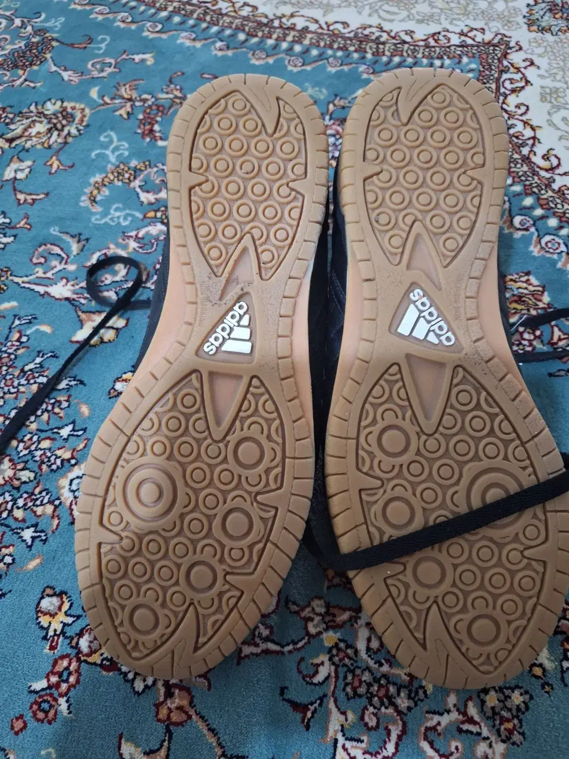 کفش سالنی ادیداس اصل|کیف، کفش، کمربند|نهاوند, |دیوار