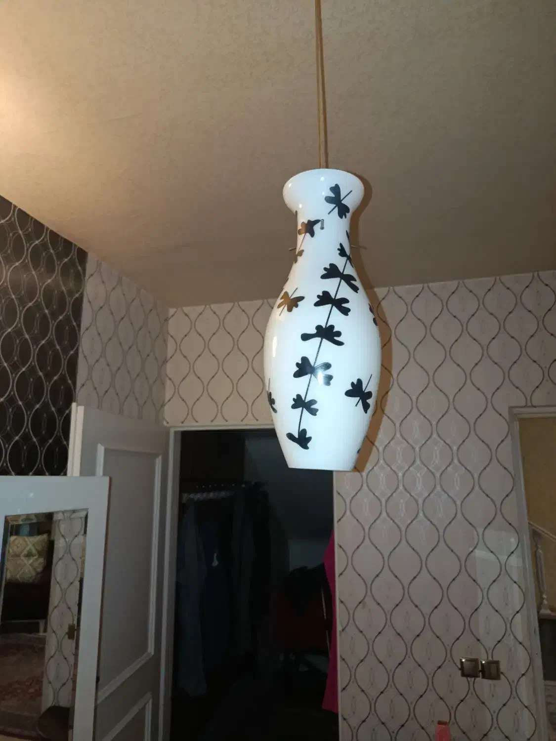 لوستر|لوستر و چراغ آویز|مشهد, هفت تیر (حافظ)|دیوار