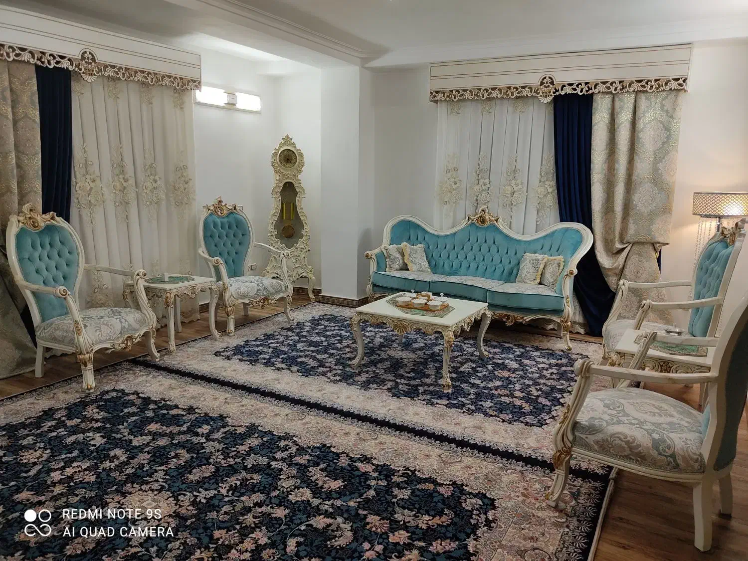 دو عدد پرده به همراه قاب و شنل و شال و گل برجسته|پرده، رانر، رومیزی|آمل, |دیوار