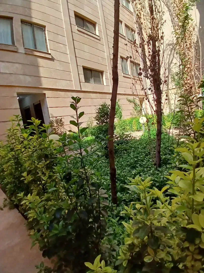 ۱۲۵ متر دو خوابه فول امکانات  خ نجات الهی