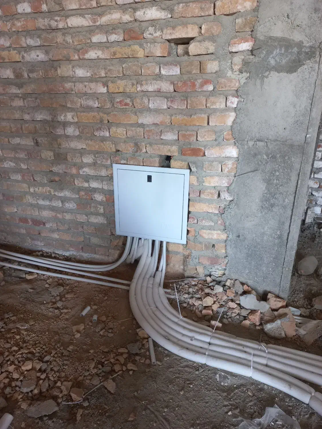 سیم کشی و لوله کشی شوفاژ ،آب ،فاضلاب اعتماد|خدمات پیشه و مهارت|سراوان, |دیوار