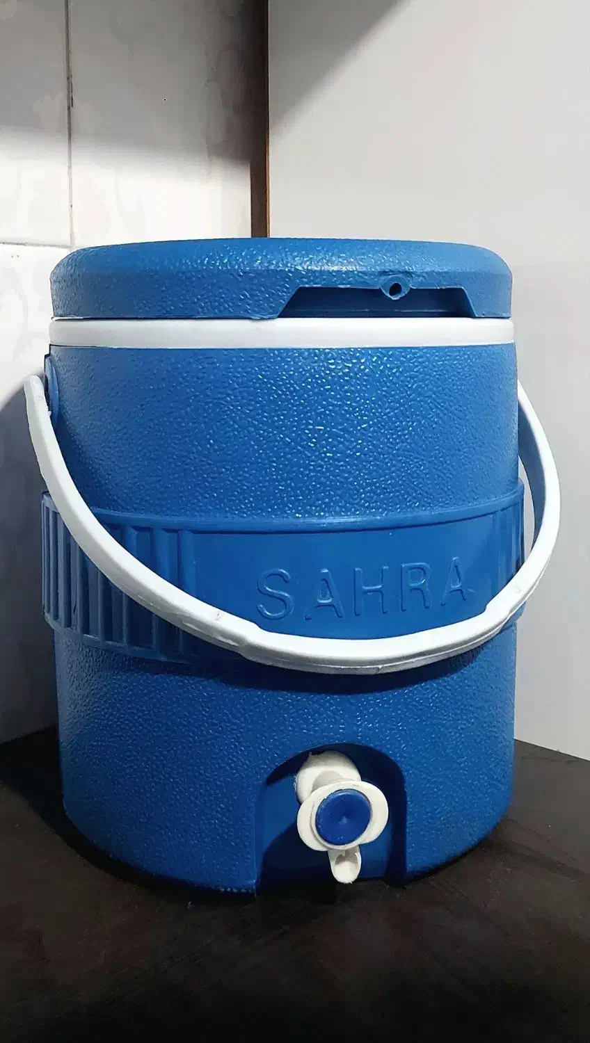 کلمن|ظروف نگهدارنده، پلاستیکی، یک‌بارمصرف|سلماس, |دیوار