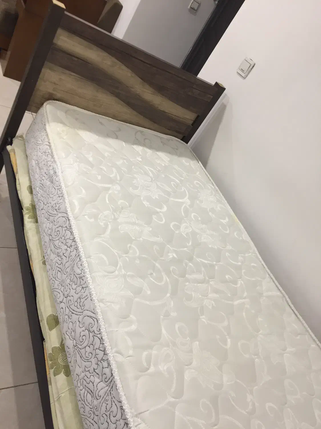 تختخواب تک نفره چوب با خوشخواب|تخت و سرویس خواب|گرمدره, |دیوار