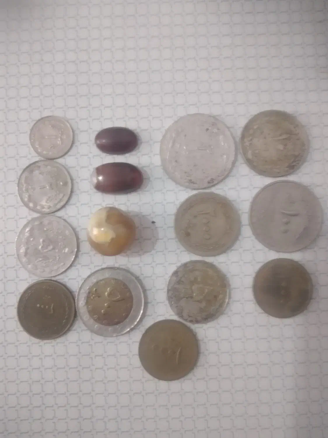 تعدای سکه قدیمی ومهره ونگین قدیمی|کلکسیون اشیاء عتیقه|محمدیه-قزوین, |دیوار