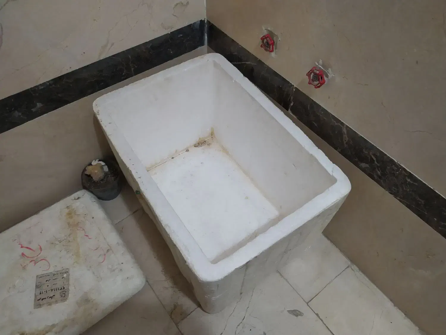 یخدون یونولیتی|ظروف نگهدارنده، پلاستیکی، یک‌بارمصرف|فردیس, نسترن شرقی|دیوار