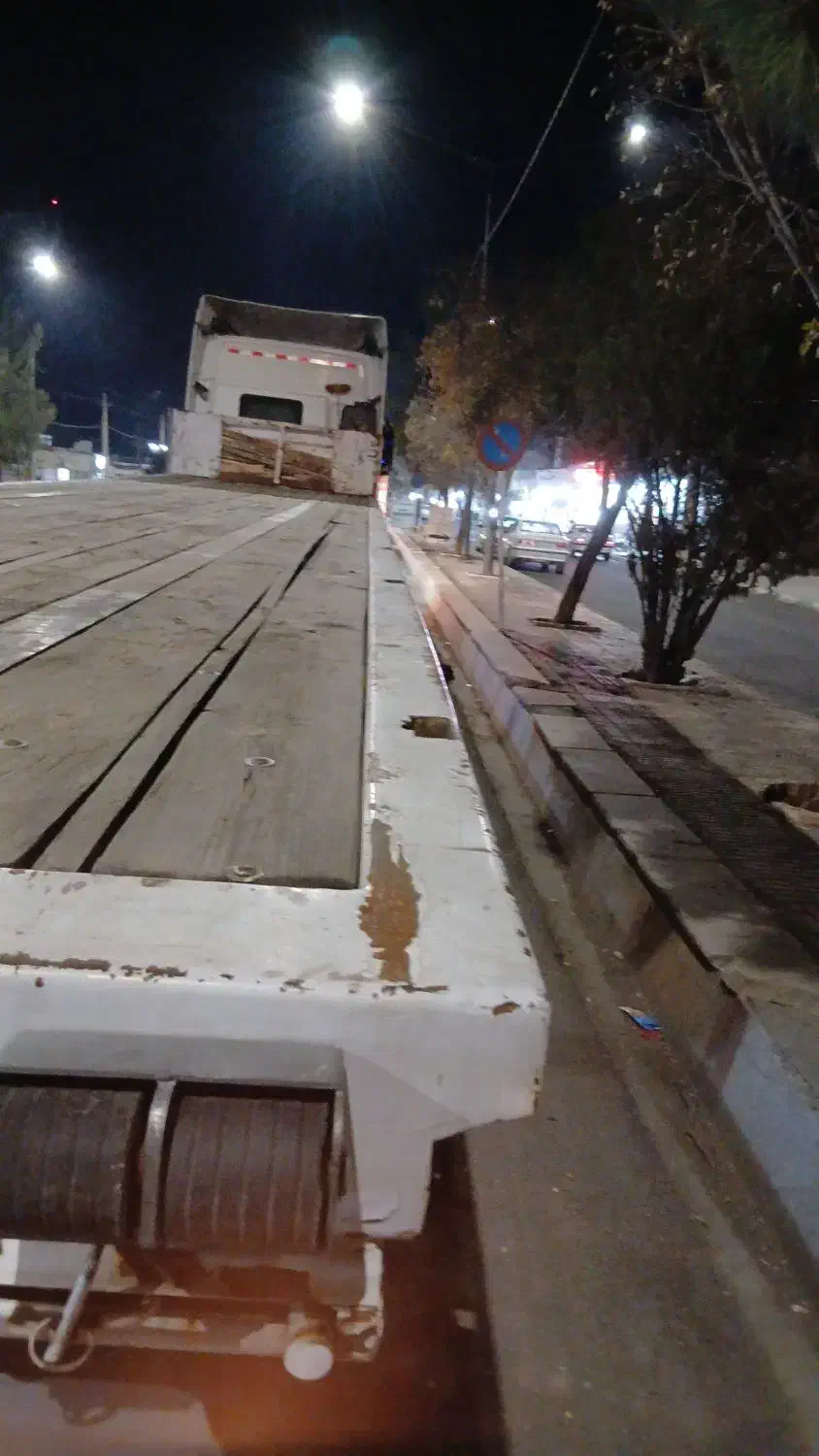 کفی تریلرهمدان تخته نو لنت نو لاستیک ۹۰ درصد|خودرو سنگین|سلفچگان, |دیوار