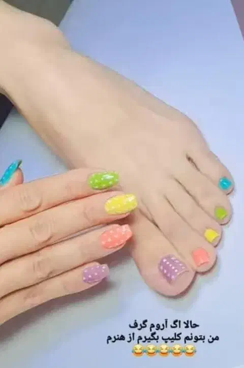 خدمات واموزش کاشت ناخن حرفه ای بانازلترین قیمت|خدمات آرایشگری و زیبایی|اصفهان, ملکشهر|دیوار