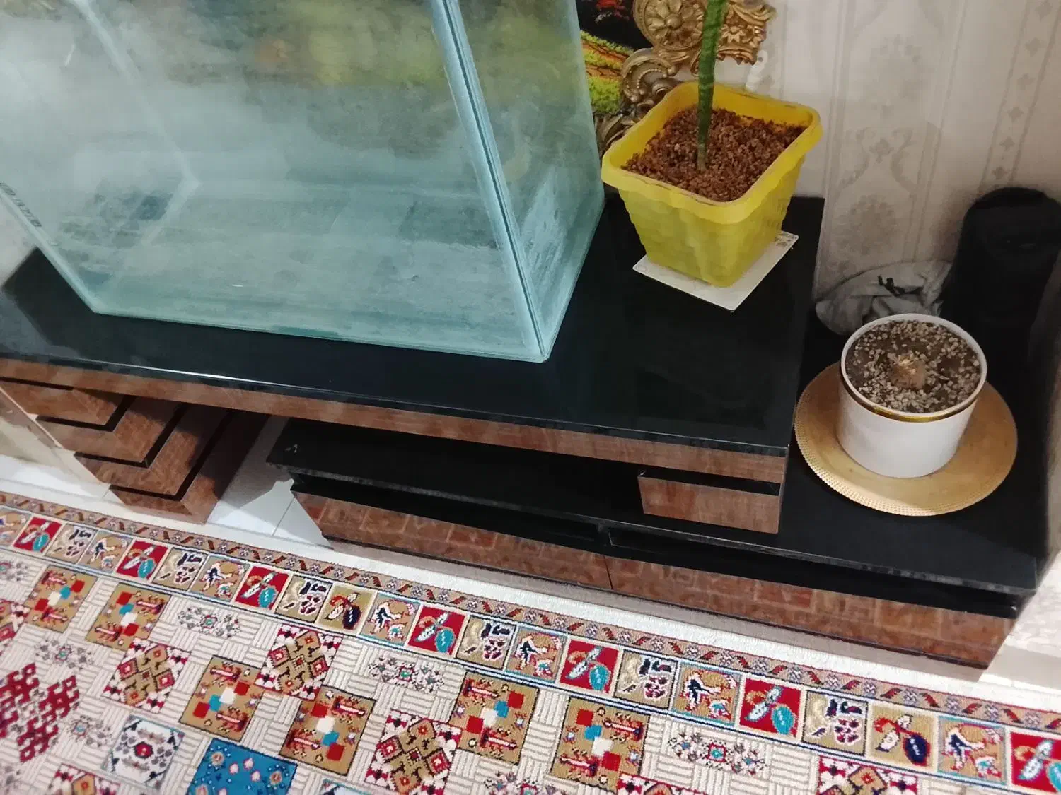 میز تلوزیون در حد|میز تلویزیون|رباط‌کریم, مسکن مهر آبشناسان|دیوار