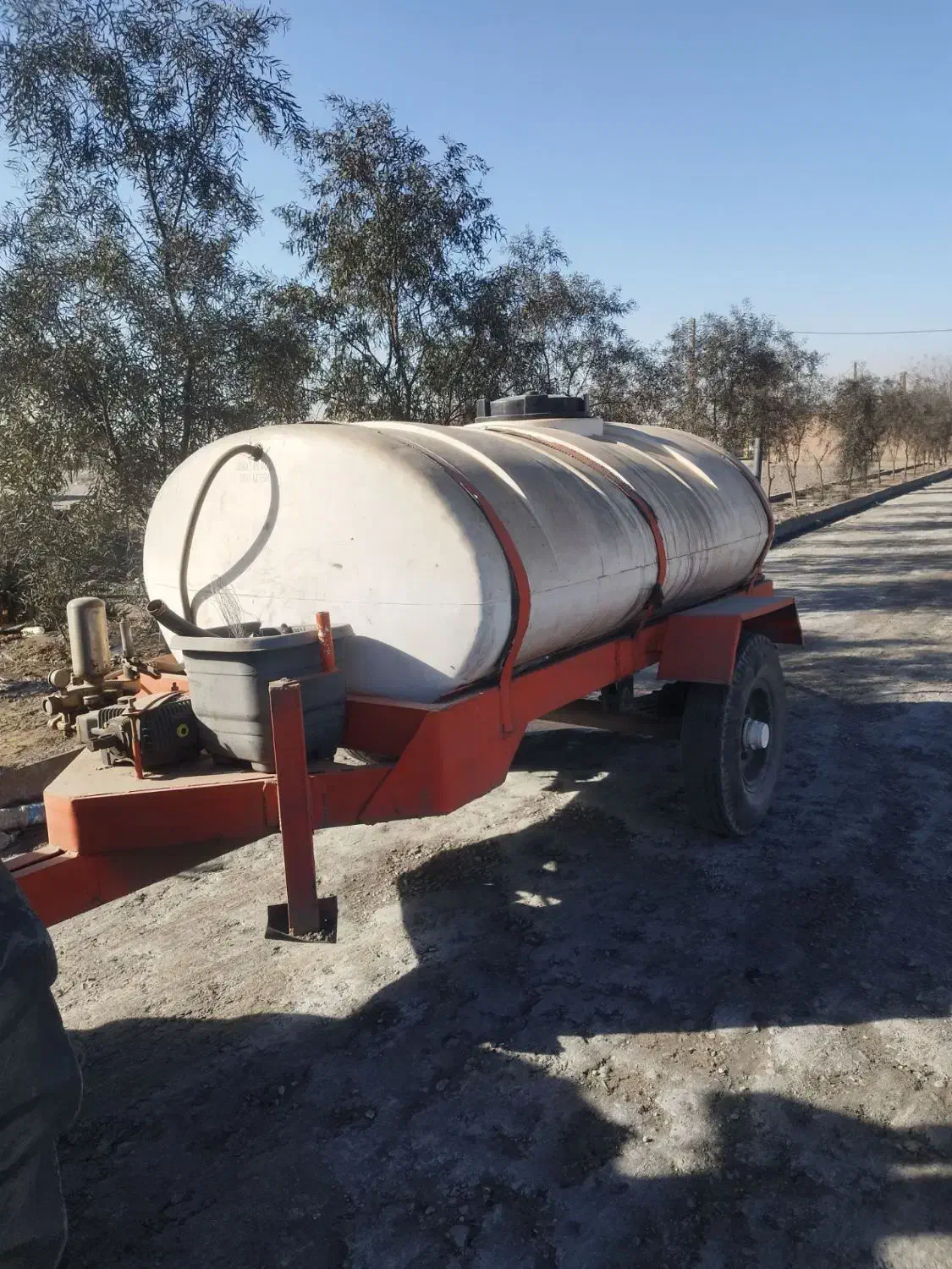 تراکتور ۸۰۰بابیل وتانکر۳۰۰۰ لیتری|خودرو سنگین|سیرجان, |دیوار