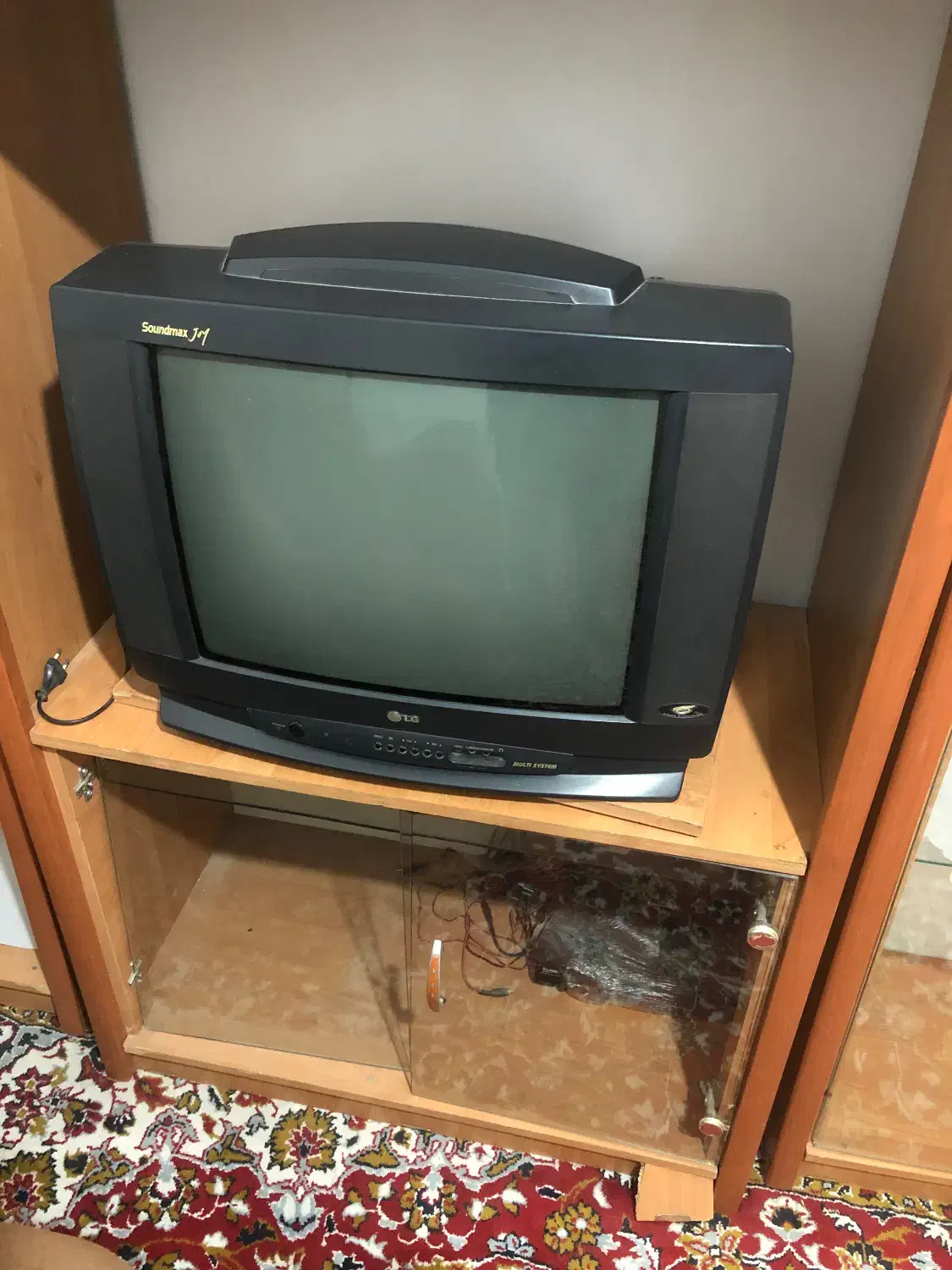 تلویزیون ال جی و گروندیک|تلویزیون و پروژکتور|اردبیل, |دیوار