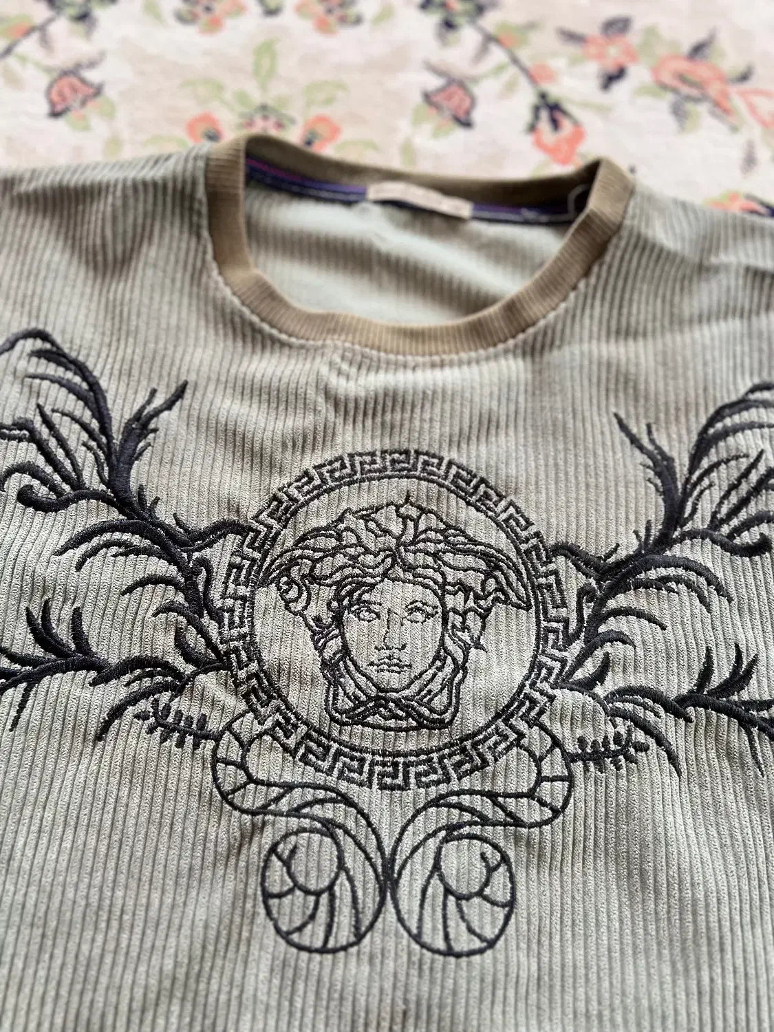 تیشرت ورساچه در حد نو|لباس|آستارا, |دیوار