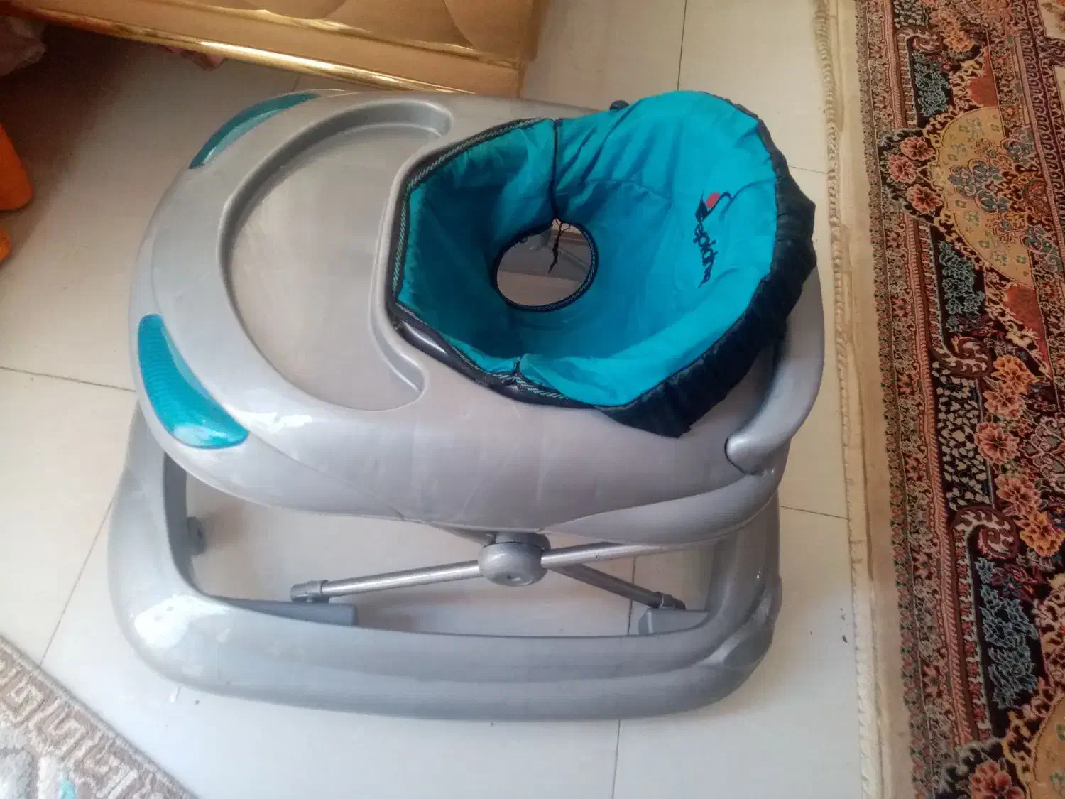 روروک سالم در حد نو|کالسکه و لوازم جانبی|نیشابور, خط کاشمر|دیوار