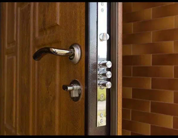 کلیدسازی باز کردن قفل منزل و خودرو ساخت سوییچ|خدمات پیشه و مهارت|فولادشهر, B5|دیوار