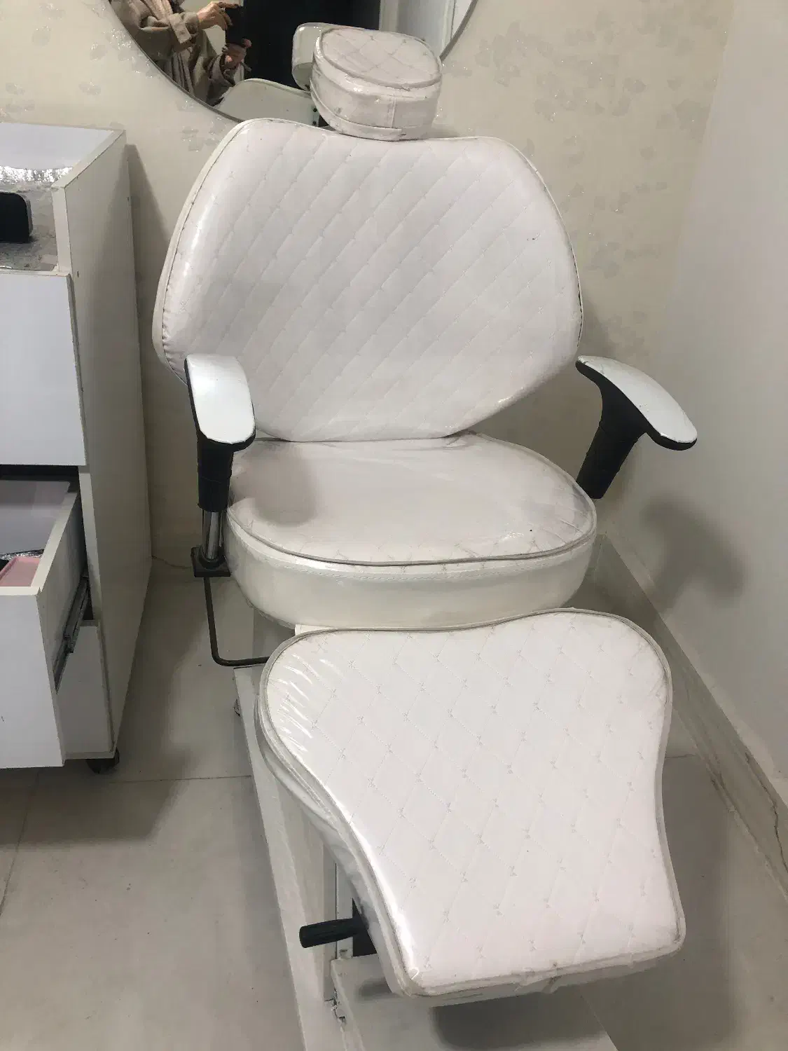 صندلی استاد کار و جکدار جهت میکاپ تازه و در حد نو|آرایشگاه و سالنهای زیبایی|بوکان, |دیوار