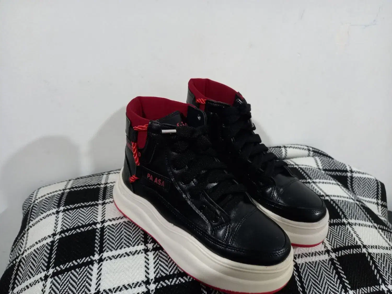 کفش|کیف، کفش، کمربند|سقز, |دیوار