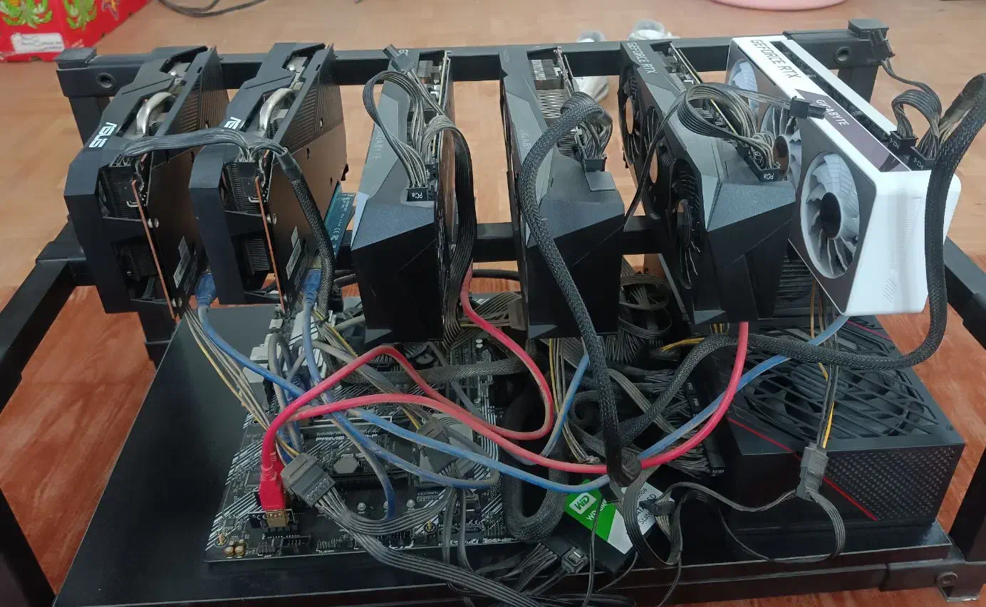 کارت گرافیک 6800 و 5500 و پاور|قطعات و لوازم جانبی رایانه|مشهد, سرافرازان|دیوار