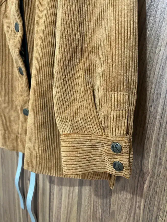 مانتو کبریتی|لباس|رشت, پل تالشان|دیوار