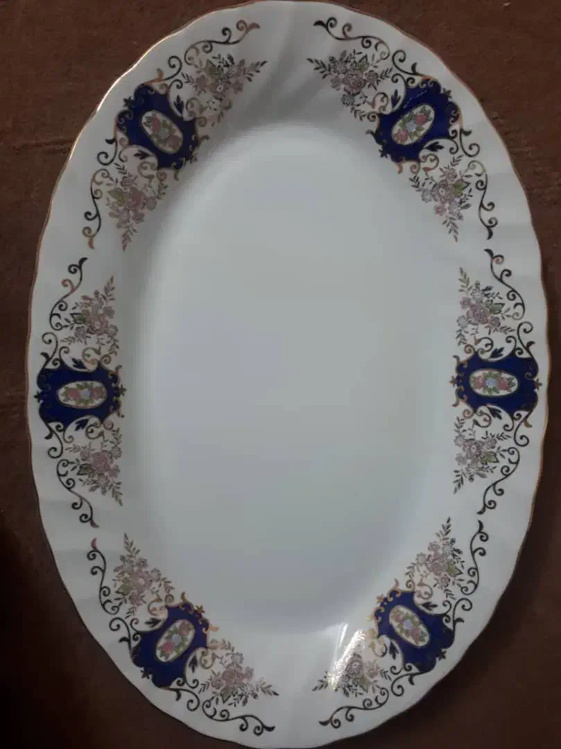 دیس آنتیک|ظروف سرو و پذیرایی|قم, باغ کرباسی|دیوار