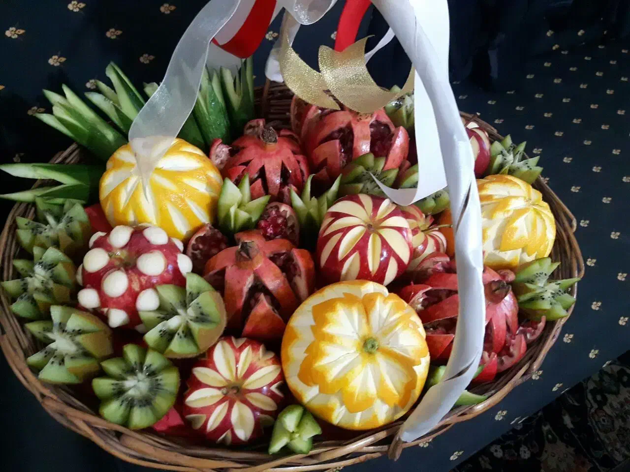 حکاکی هندوانه ومیوه آرایی شب یلدا|خدمات پذیرایی، مراسم|محمدیه-قزوین, |دیوار