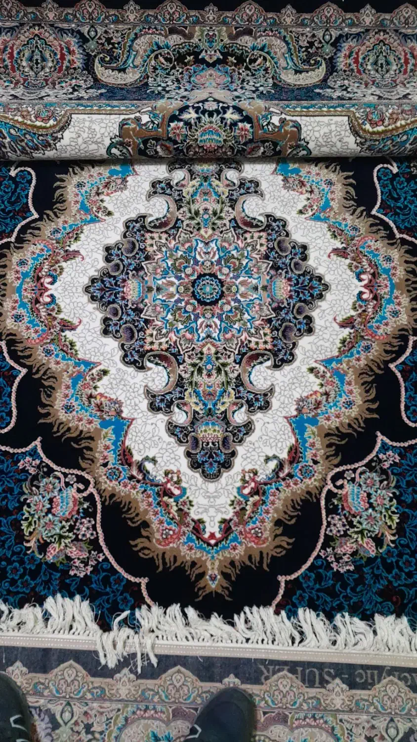 ۴ تخته فرش ۹ متری ۷۰۰ شانه گل ابریشم نو نو|فرش|سنندج, |دیوار