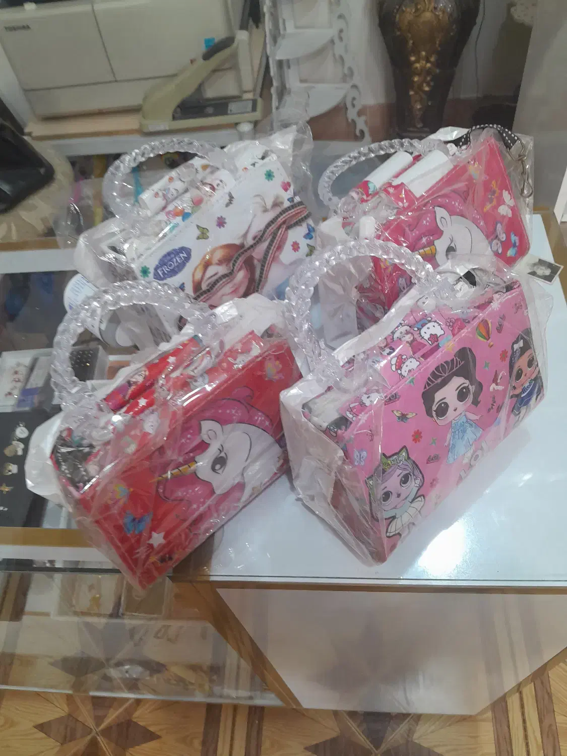 کیف|کیف، کفش، کمربند|سمنان, |دیوار