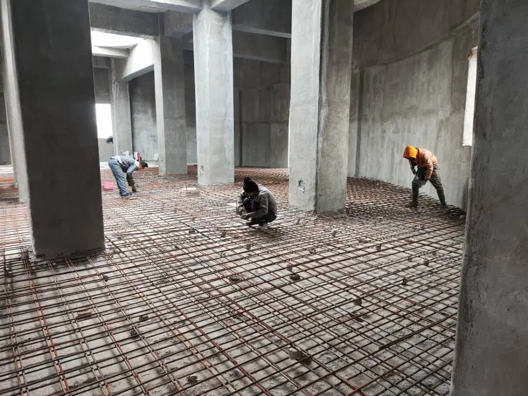 بتن ریزی کف با ماله پروانه سرنشین دار|خدمات پیشه و مهارت|هشتگرد, شهرک راه آهن|دیوار