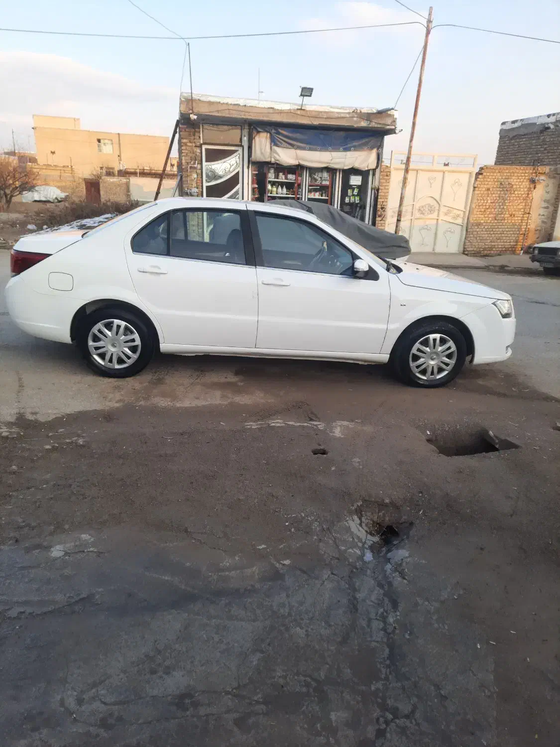 دنا معمولی مدل 98|خودرو سواری و وانت|ورزقان, |دیوار