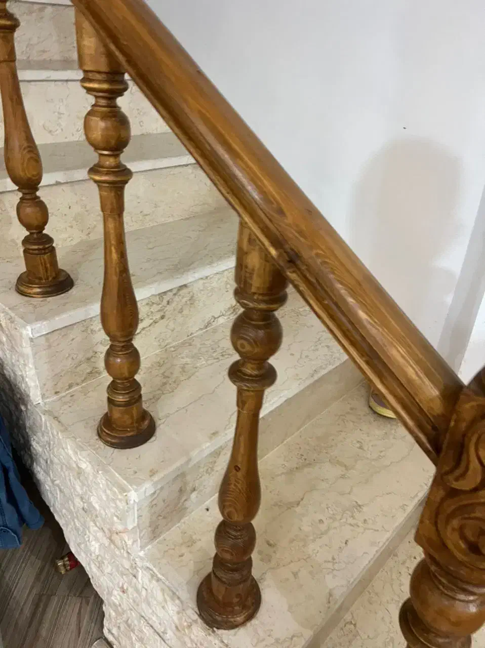 پایه نرده چوبی  خراطی  سندبلاست|خدمات پیشه و مهارت|رشت, کوی طالقانی|دیوار