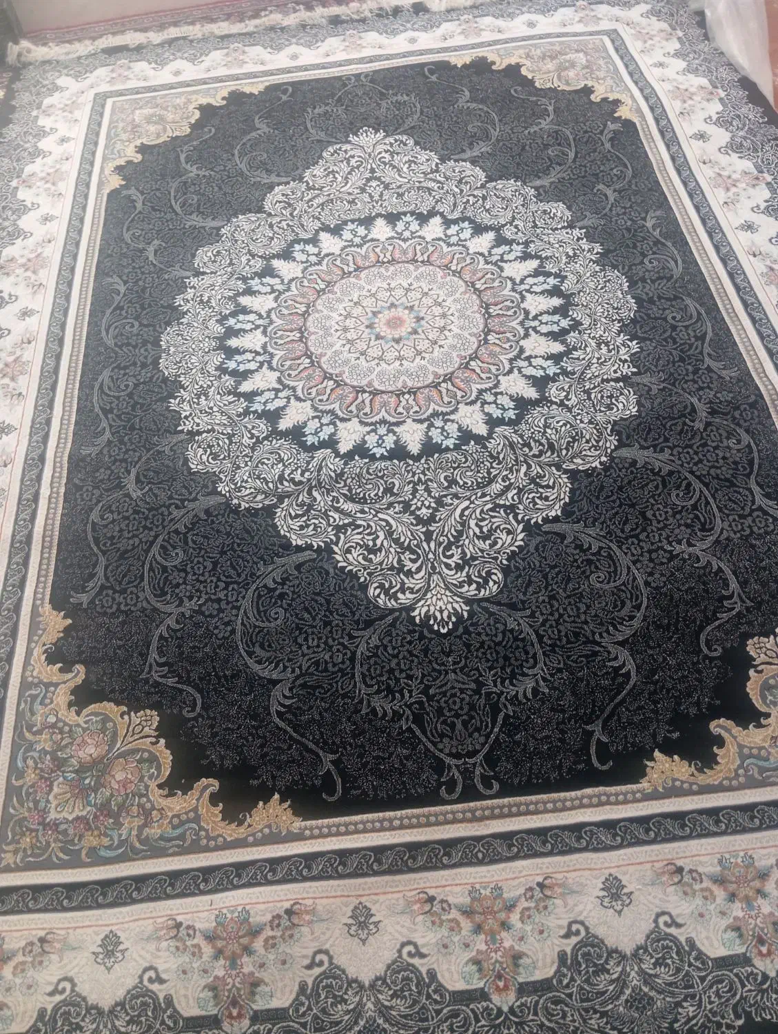 فرش 12متری|فرش|شیروان (لرستان), |دیوار