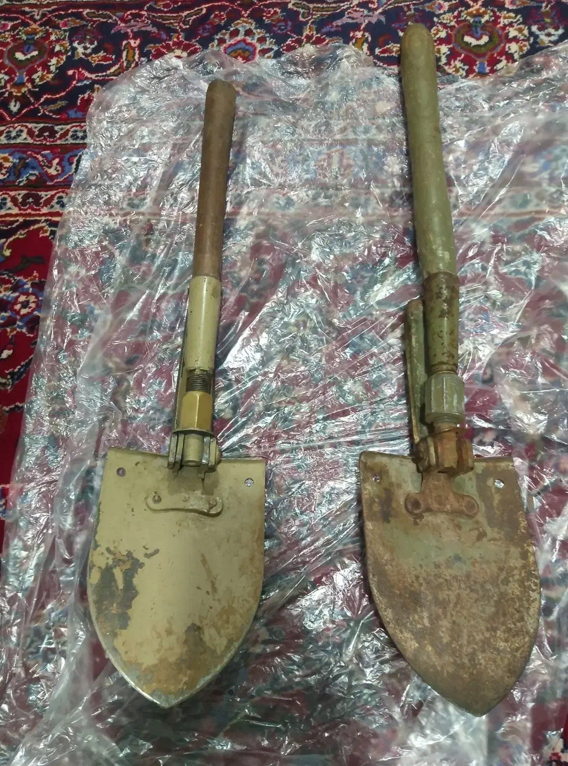 چاقوی کهنه دسته استخوان|ابزارآلات|مراغه, |دیوار