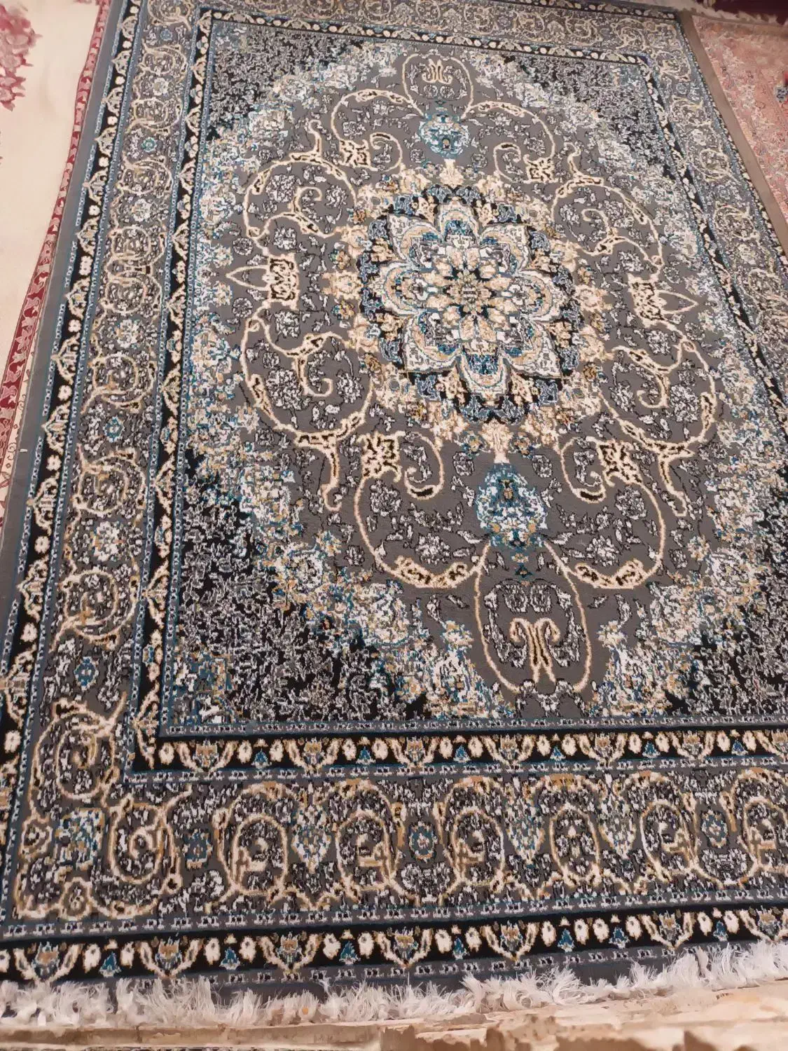 فرش ۶ متری نو و۹متری کارکرده|فرش|تبریز, |دیوار