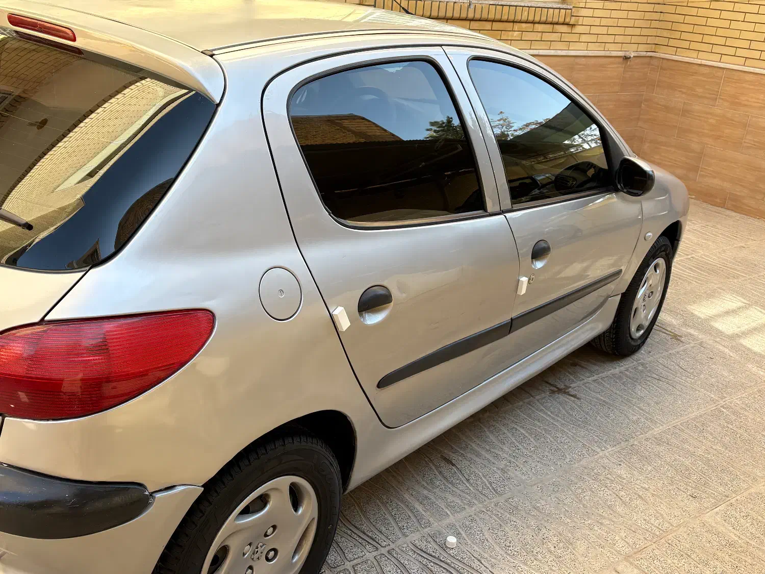 پژو 206 مدل 83 تمیز|خودرو سواری و وانت|آباده, |دیوار